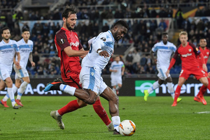 Bastos in action for Lazio.