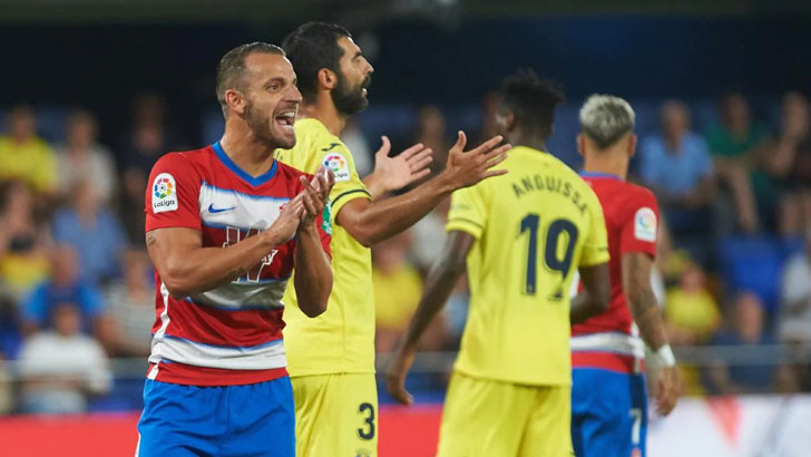 Roberto Soldado in action for Granada.